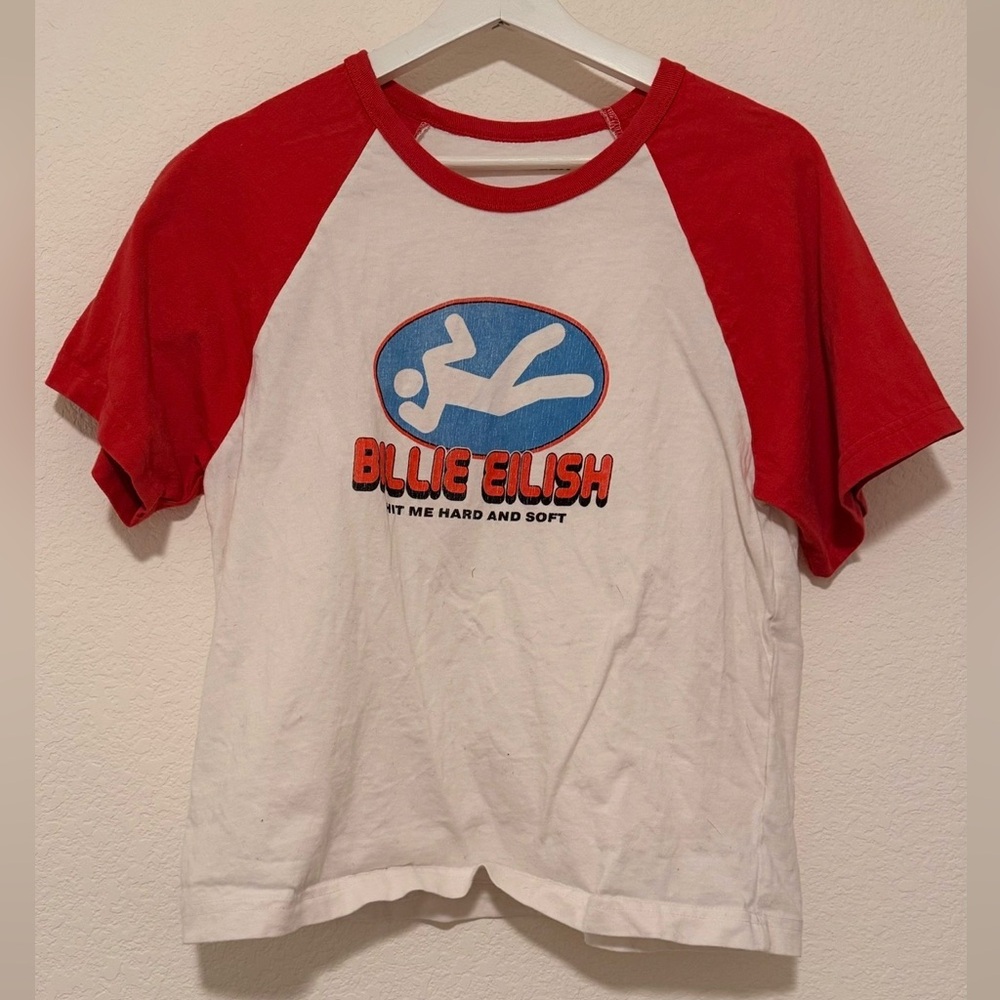 Billie Eilish raglan t-shirt M, Hit Me Hard And Soft